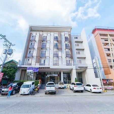 فندق ريد دورز بلاص آت روكساس ستريت دافاو Davao City المظهر الخارجي الصورة